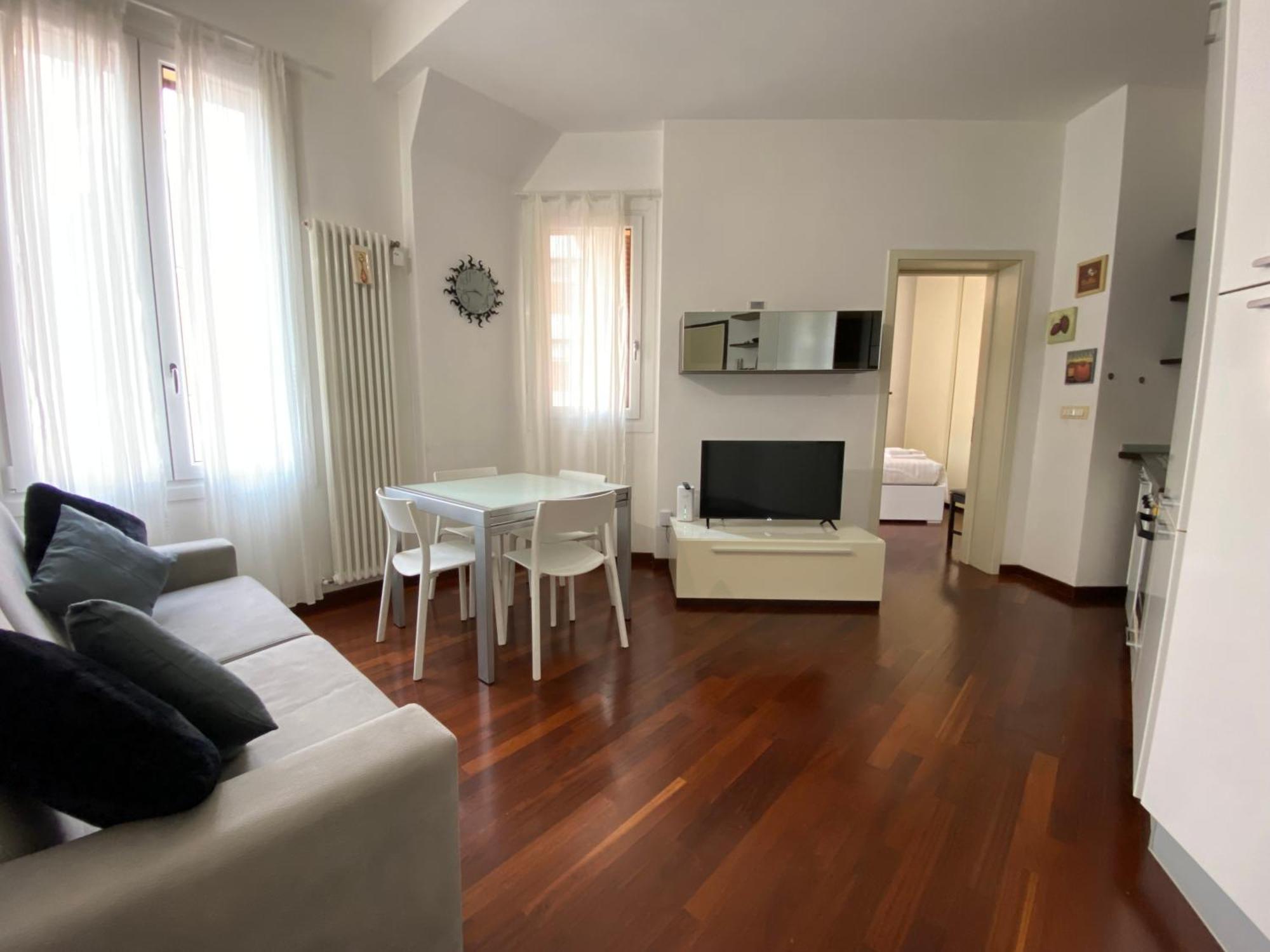 Avantgard Rooms Western Station Bologna Esterno foto
