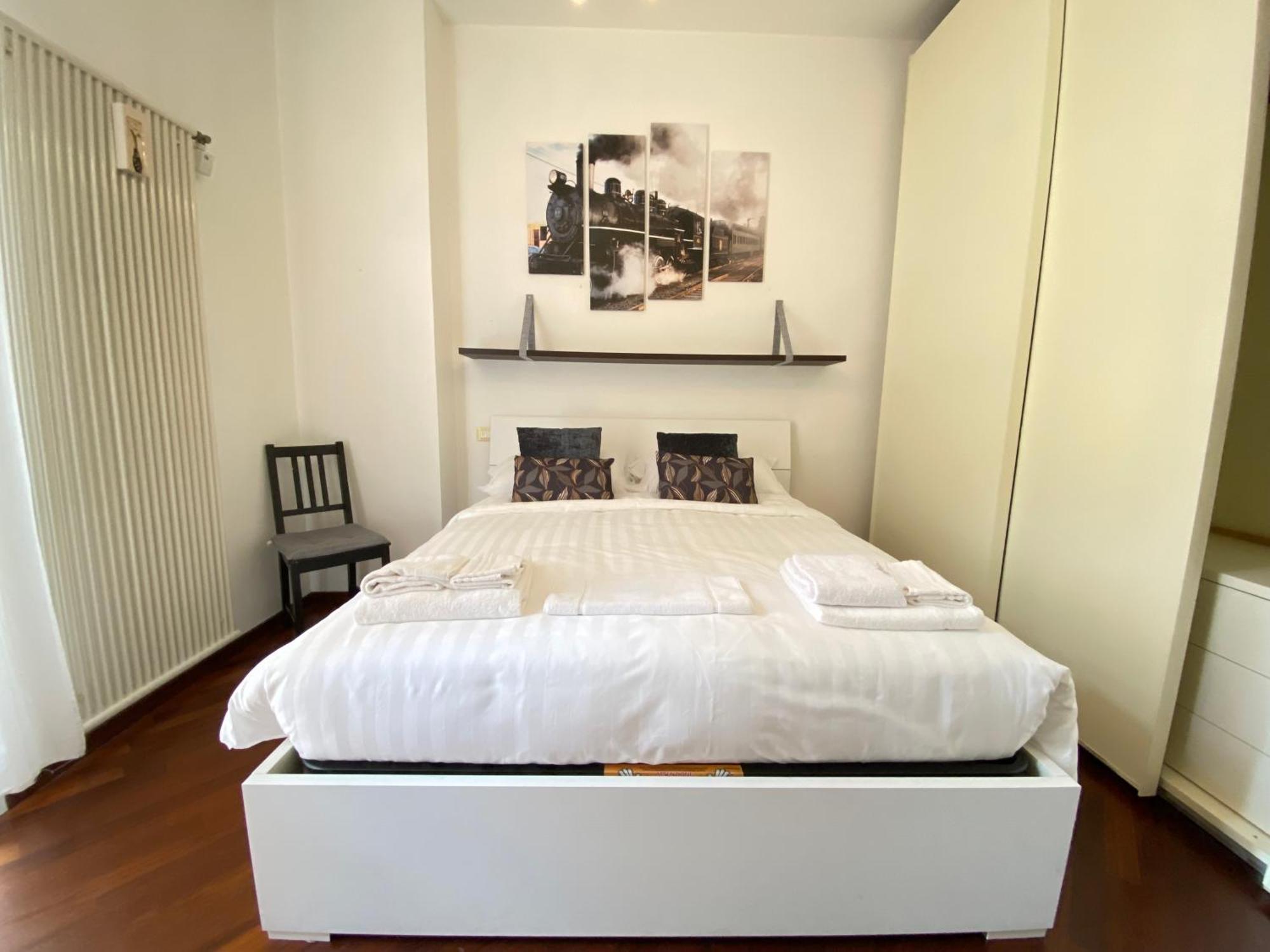 Avantgard Rooms Western Station Bologna Esterno foto