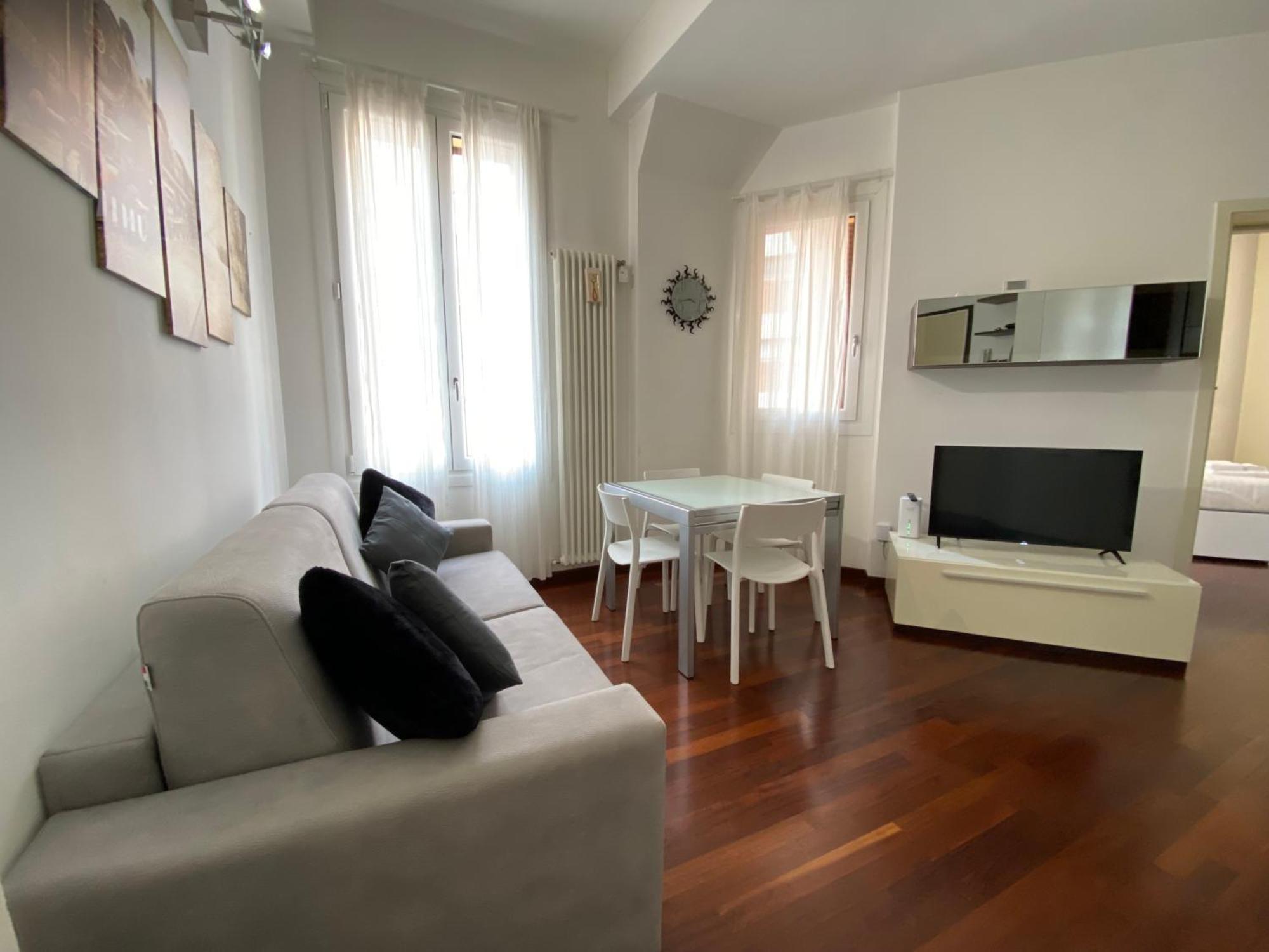 Avantgard Rooms Western Station Bologna Esterno foto