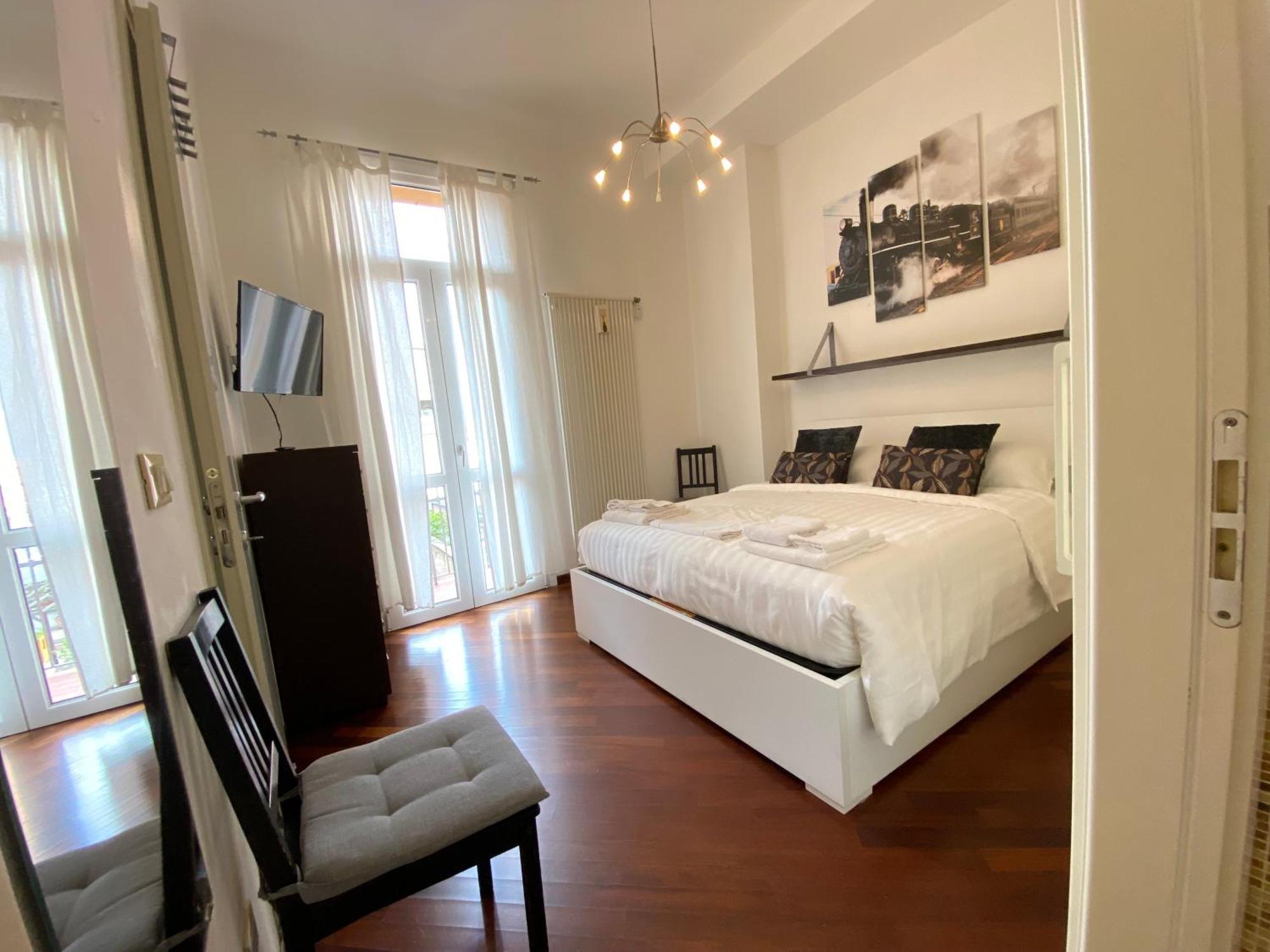 Avantgard Rooms Western Station Bologna Esterno foto